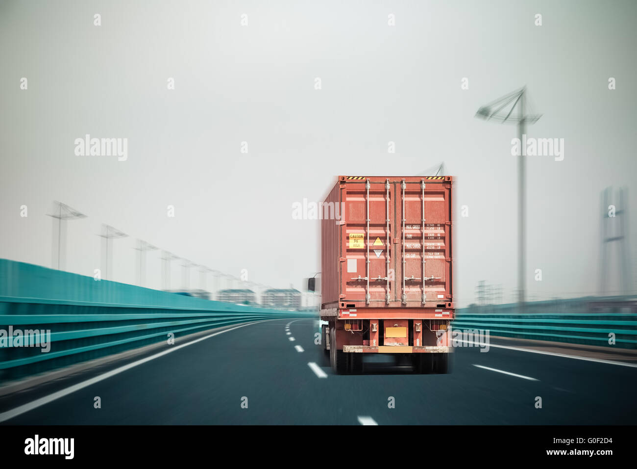 Contenitore carrello sul ponte Foto Stock