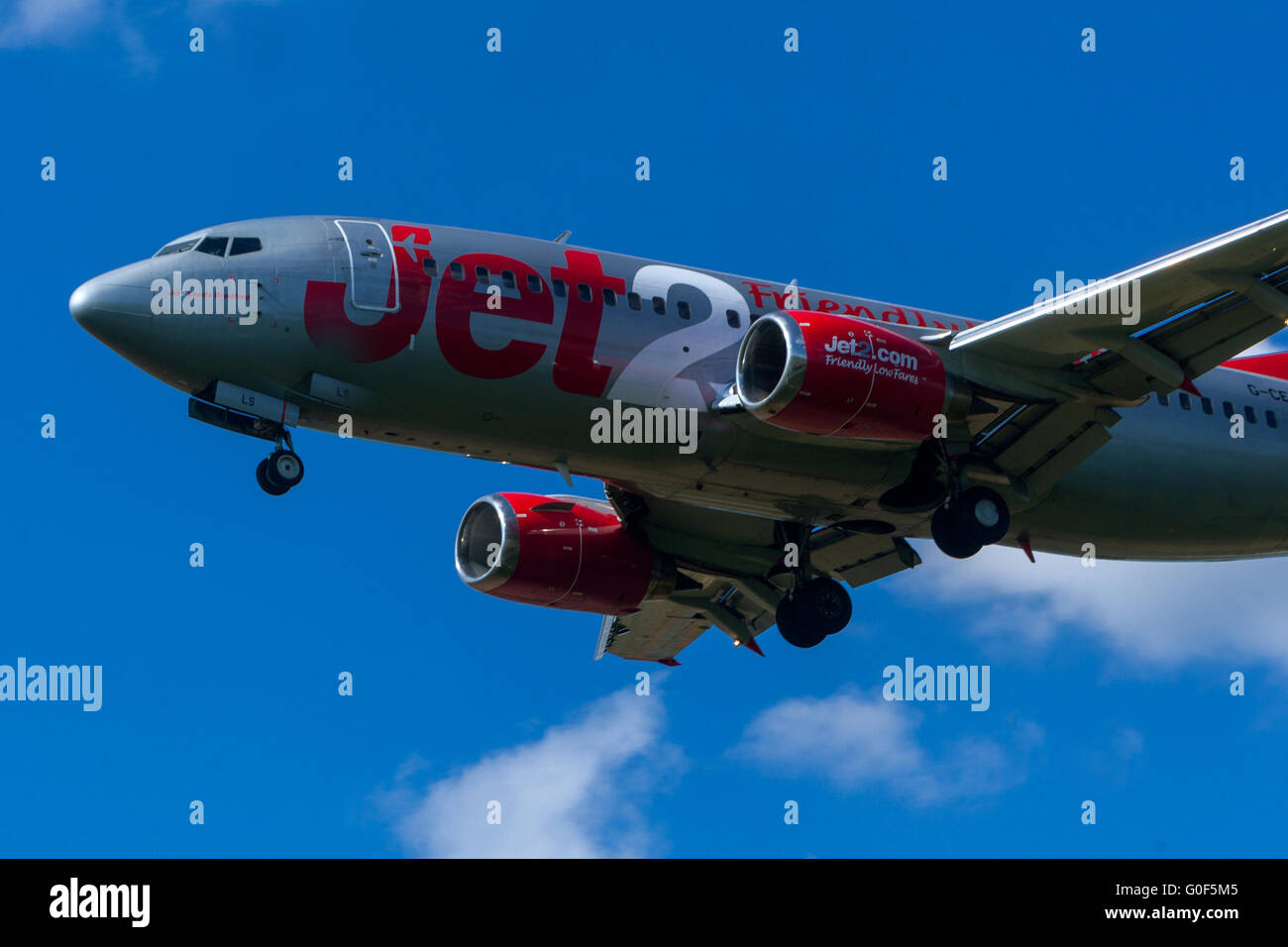 Boeing 737 Aeromobili Jet2 atterrano all'aeroporto di Praga. Repubblica Ceca, Europa Foto Stock