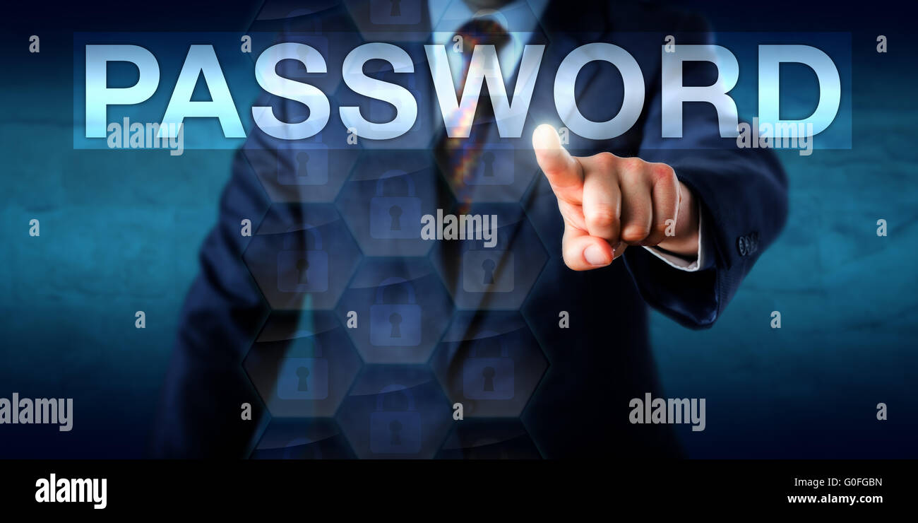 Executive premendo una password nella casella di testo sullo schermo Foto Stock
