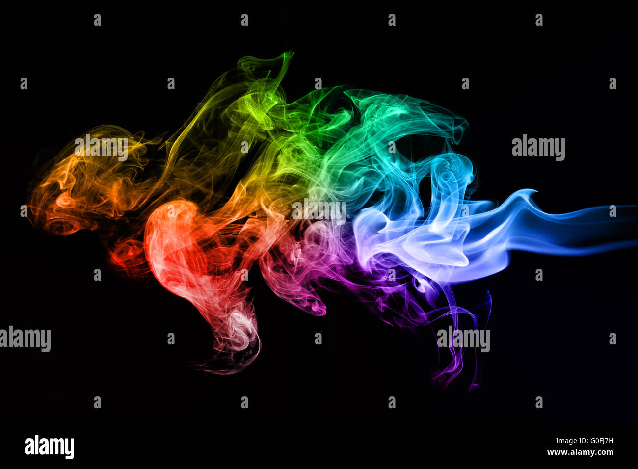 Colorato fumo creative onde su sfondo nero. Perfetto per la progettazione Foto Stock