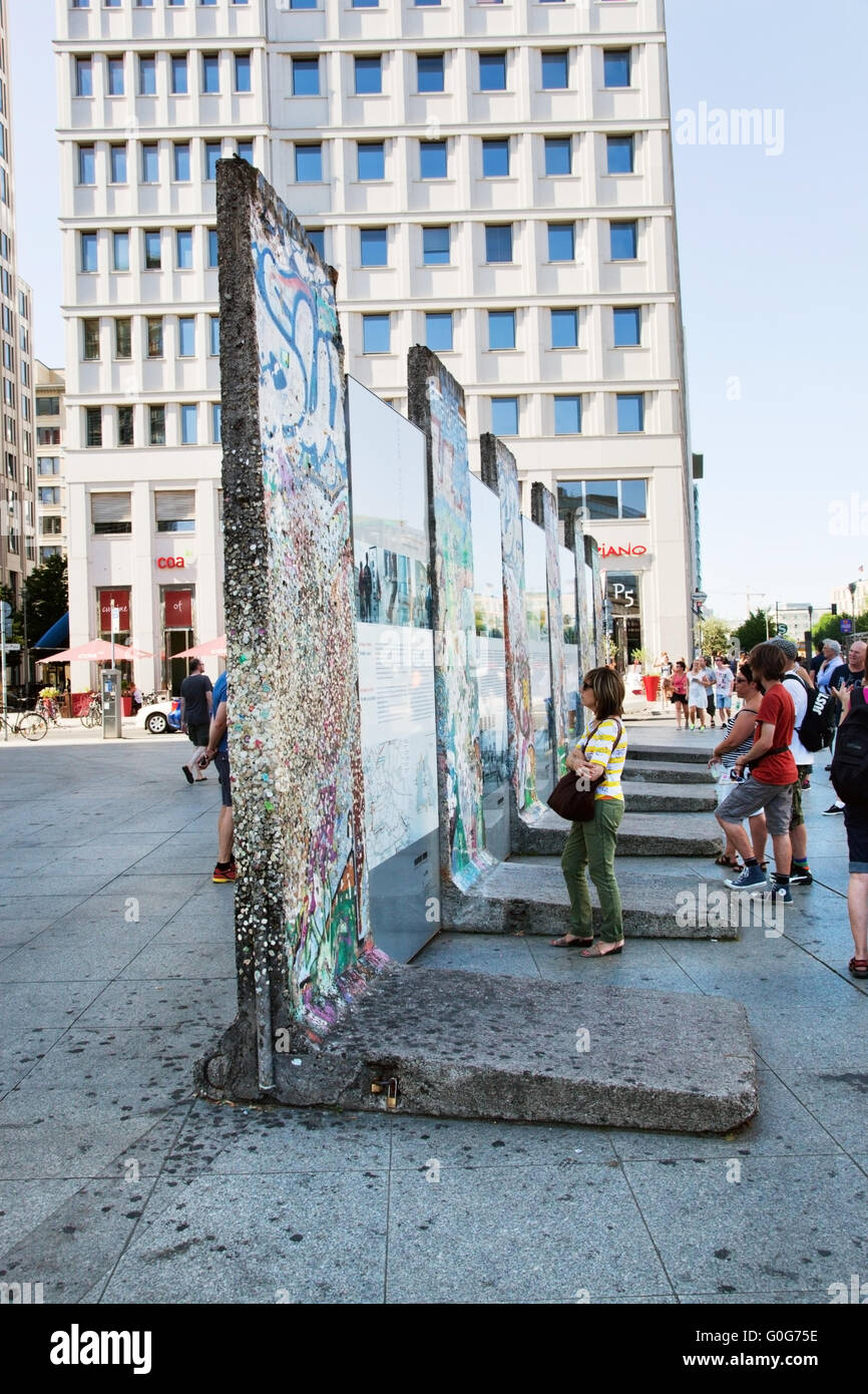 Parti del muro di Berlino Potsdamer Platz. Berlino, Germania Foto Stock