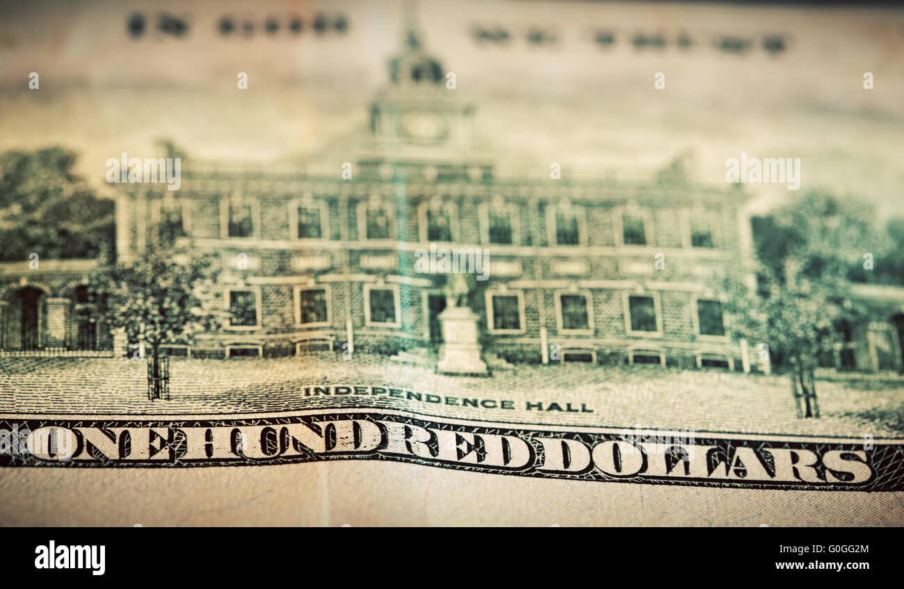 In God We Trust motto su un centinaio di dollari di bill. Conceptual Foto Stock