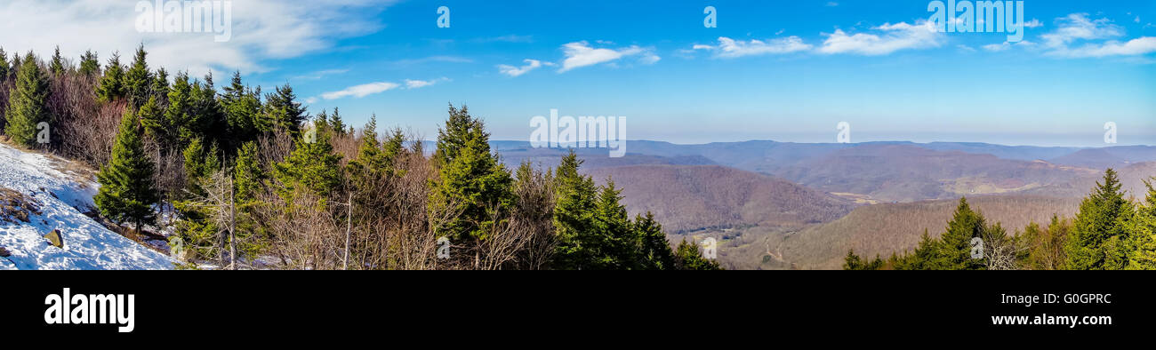 Il paesaggio intorno alla città di racchette da neve West Virginia Foto Stock