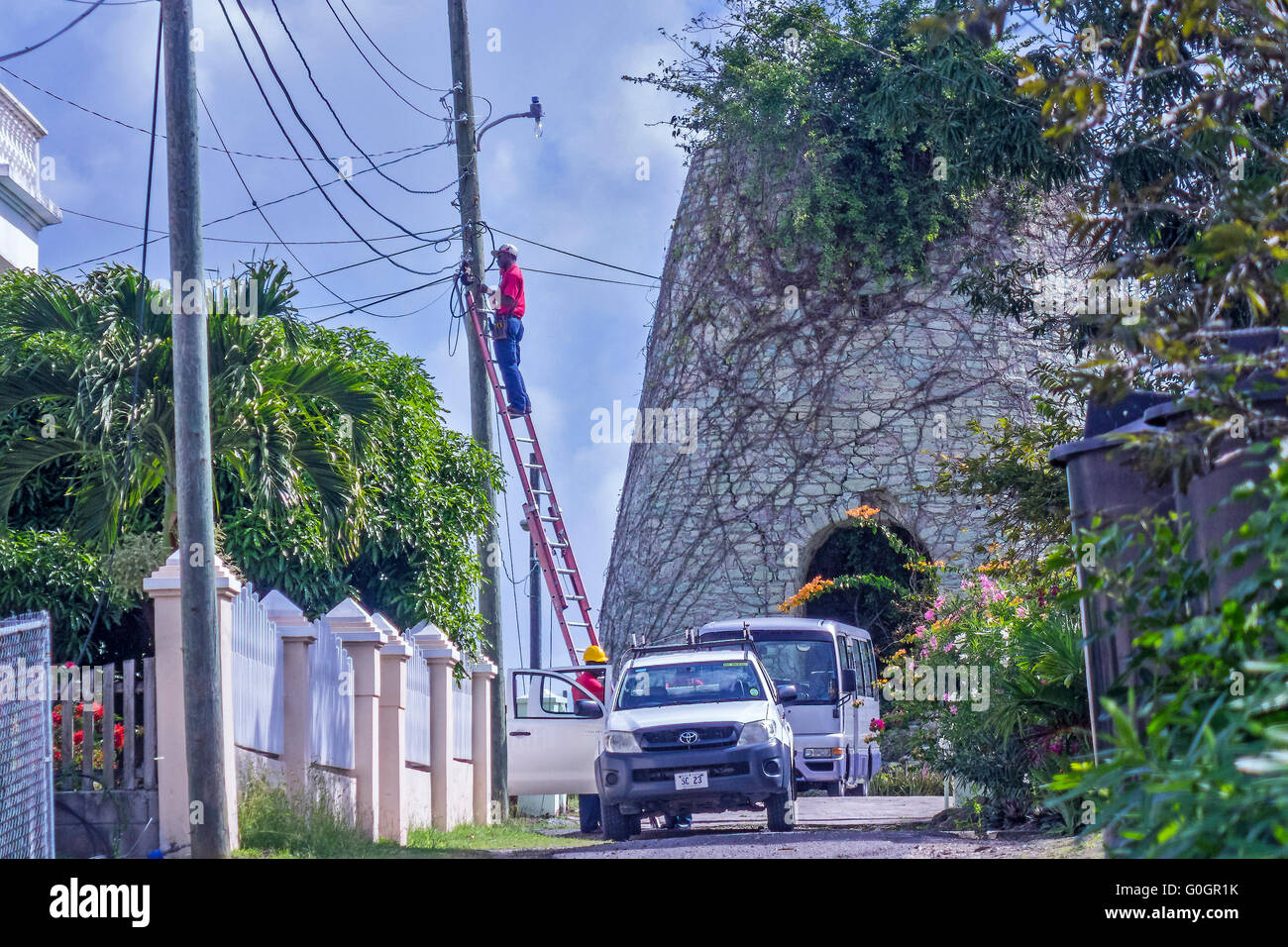 Guardalinee riparazione dei cavi telefonici Antigua West Indies Foto Stock