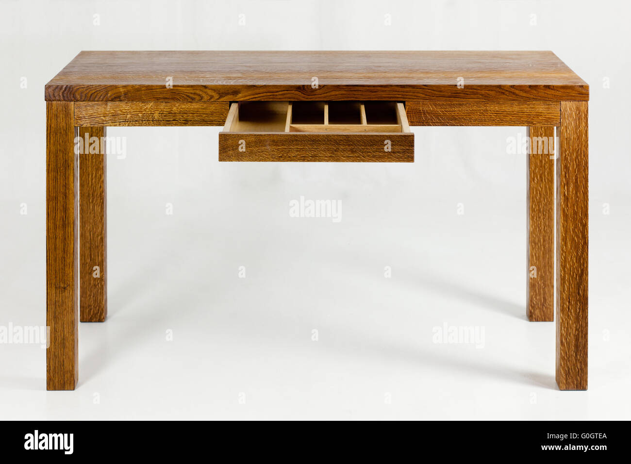 tavolo in legno Foto Stock