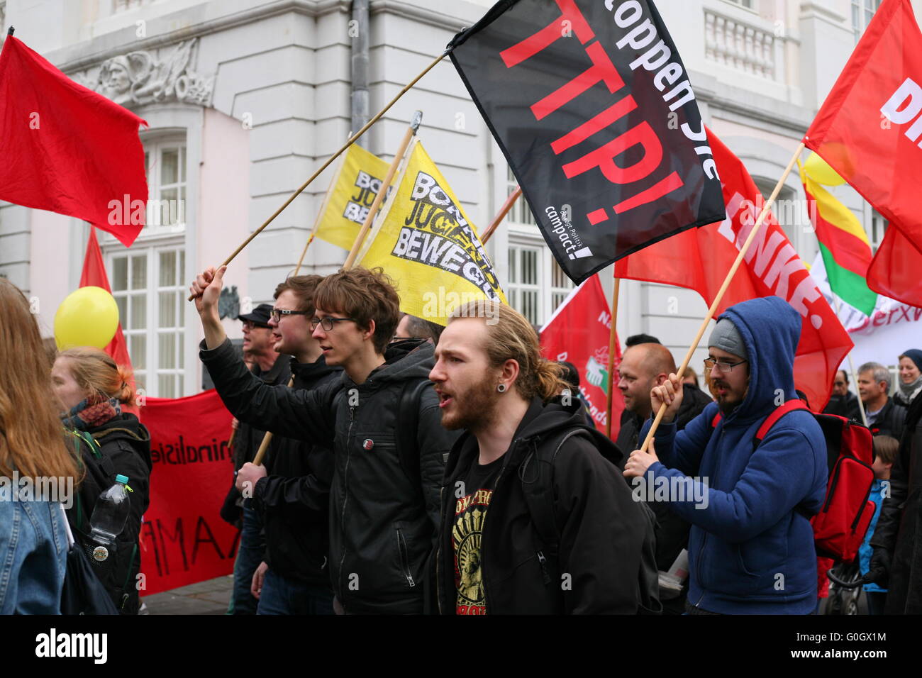 Protesta contro TTIP presso il 1 di maggio a Bonn, Germania, luogo di mercato Foto Stock