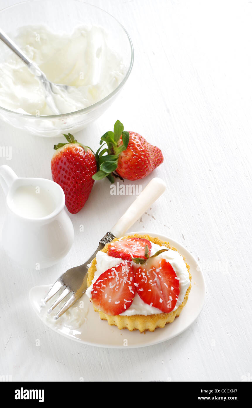 La torta di fragole con crema di cocco Foto Stock