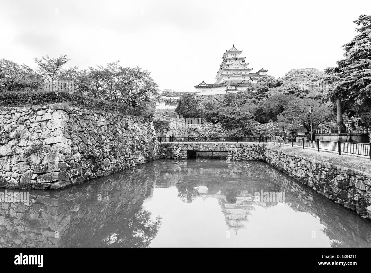 Himeji jo Castello Bastione a fossato acqua Riflesso H Foto Stock