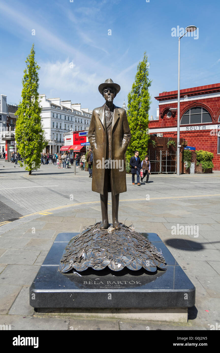 Imre Varga della statua di Bela Bartok il compositore ungherese (1881-1945), nel quartiere di South Kensington, London, England, Regno Unito Foto Stock