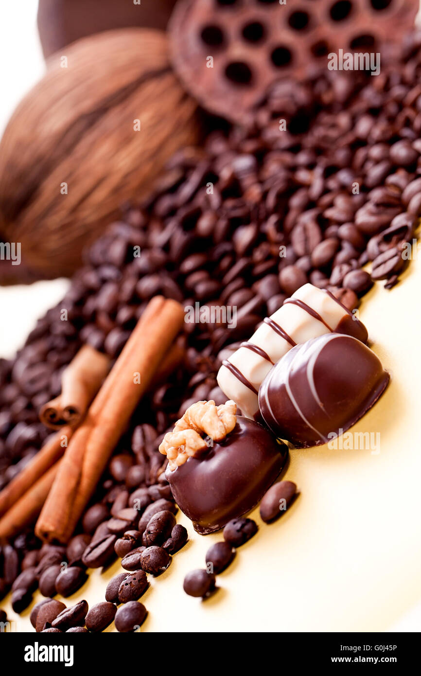 Raccolta di diverse praline di cioccolato tartufi Foto Stock