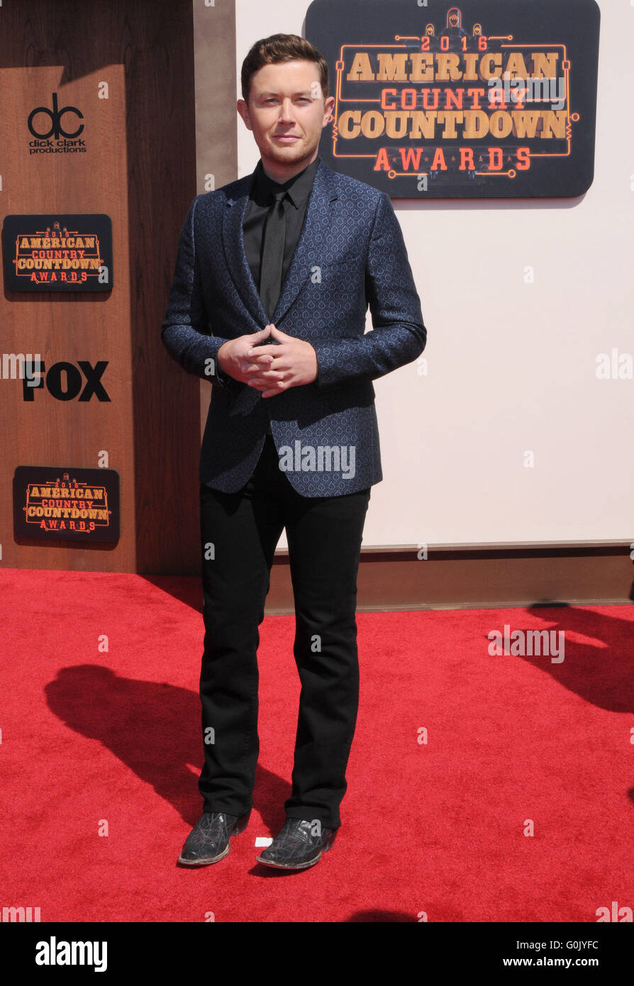 Inglewood, CA, Stati Uniti d'America. Xx Febbraio 2016. 01 Maggio 2016 - Inglewood, California - Scotty McCreery. Gli arrivi per il 2016 Paese americano conto alla rovescia Awards tenutosi presso il Forum. Photo credit: Birdie Thompson/AdMedia © Birdie Thompson/AdMedia/ZUMA filo/Alamy Live News Foto Stock