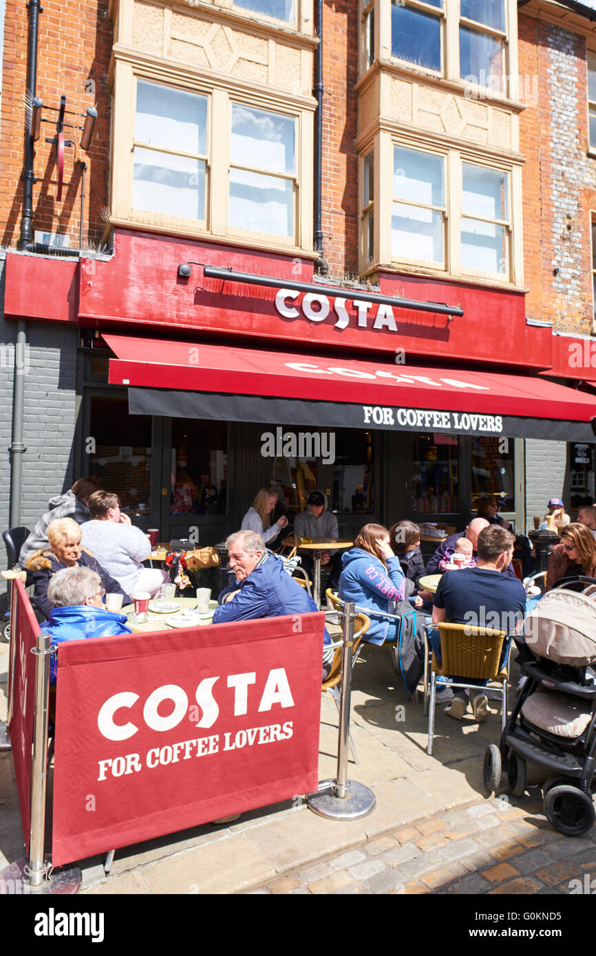 Costa Coffee Queens Square High Wycombe Buckinghamshire REGNO UNITO Foto Stock