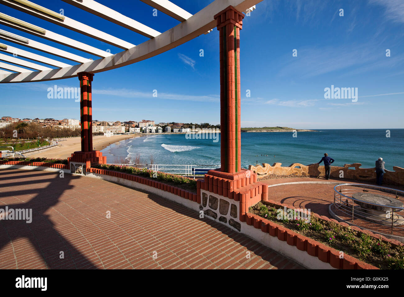 Piquio giardino e spiaggia di Sardinero, Santander, Mare Cantabrico. Cantabria Spagna Europa Foto Stock