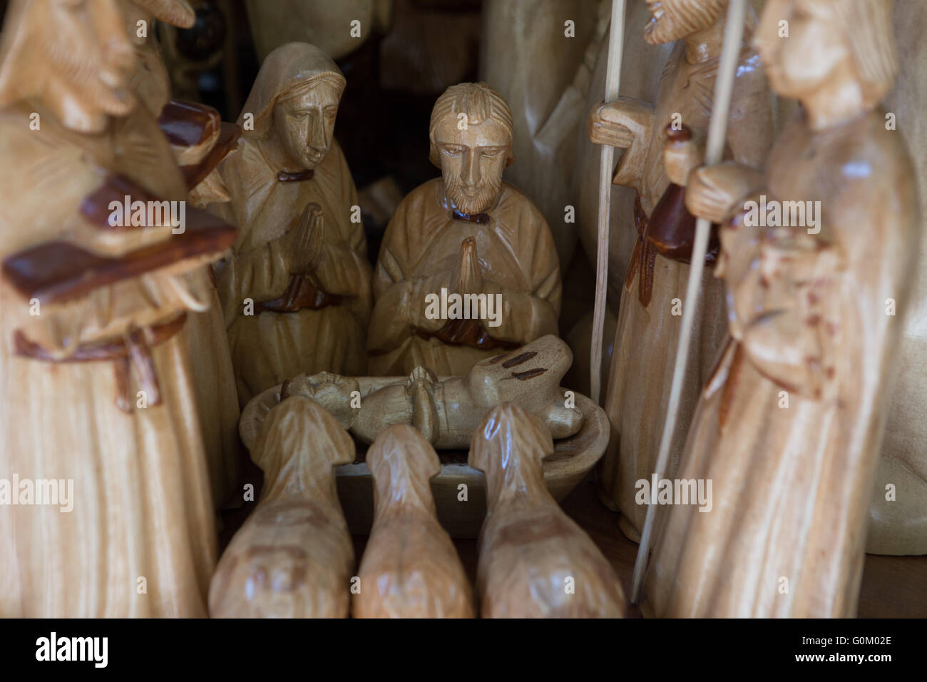 Scolpite figure in legno raffigurante la natività di Natale,la nascita di Gesù. Foto Stock