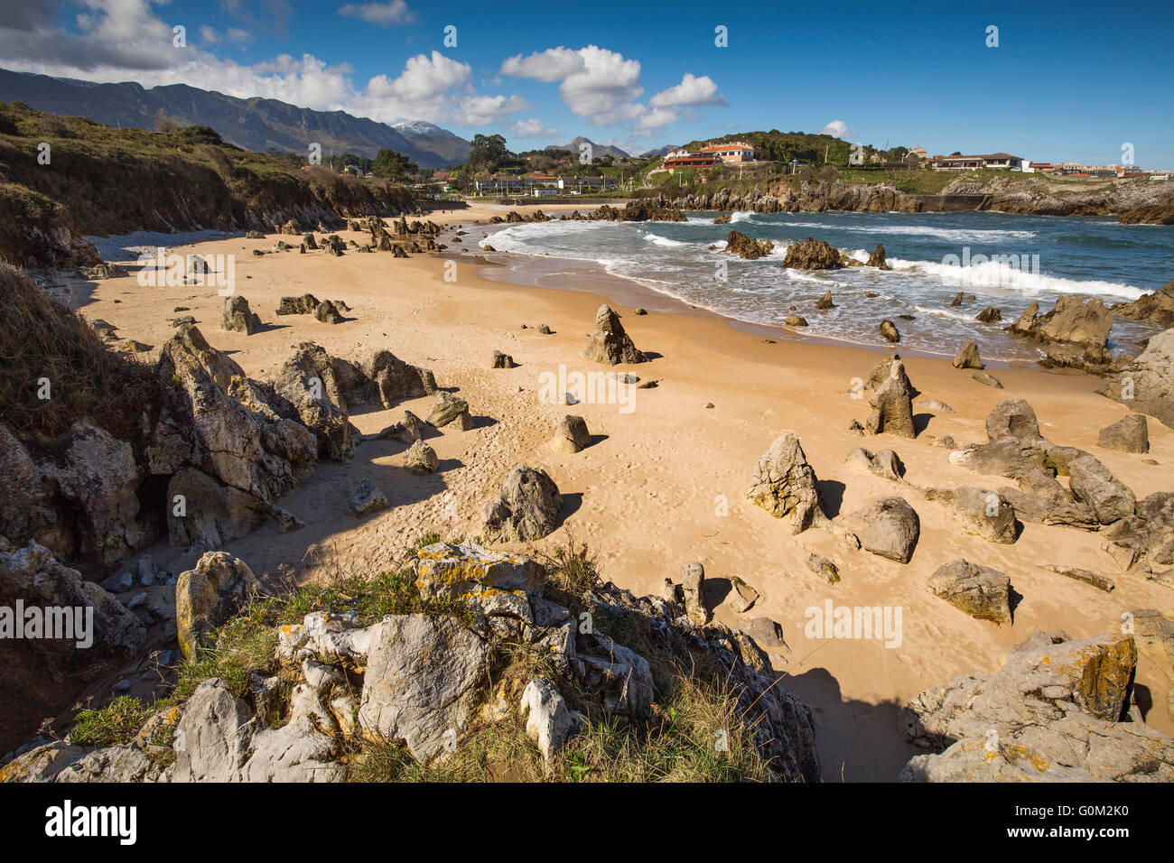 Playa de Toró. Llanes, Mare cantabrico, Asturias Spagna, Europa Foto Stock