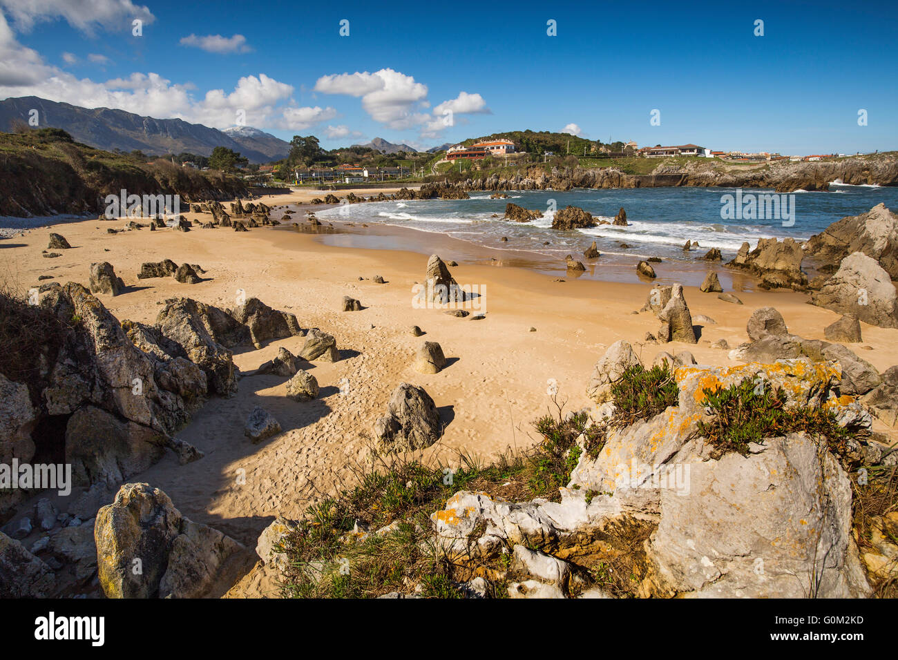 Playa de Toró. Llanes, Mare cantabrico, Asturias Spagna, Europa Foto Stock