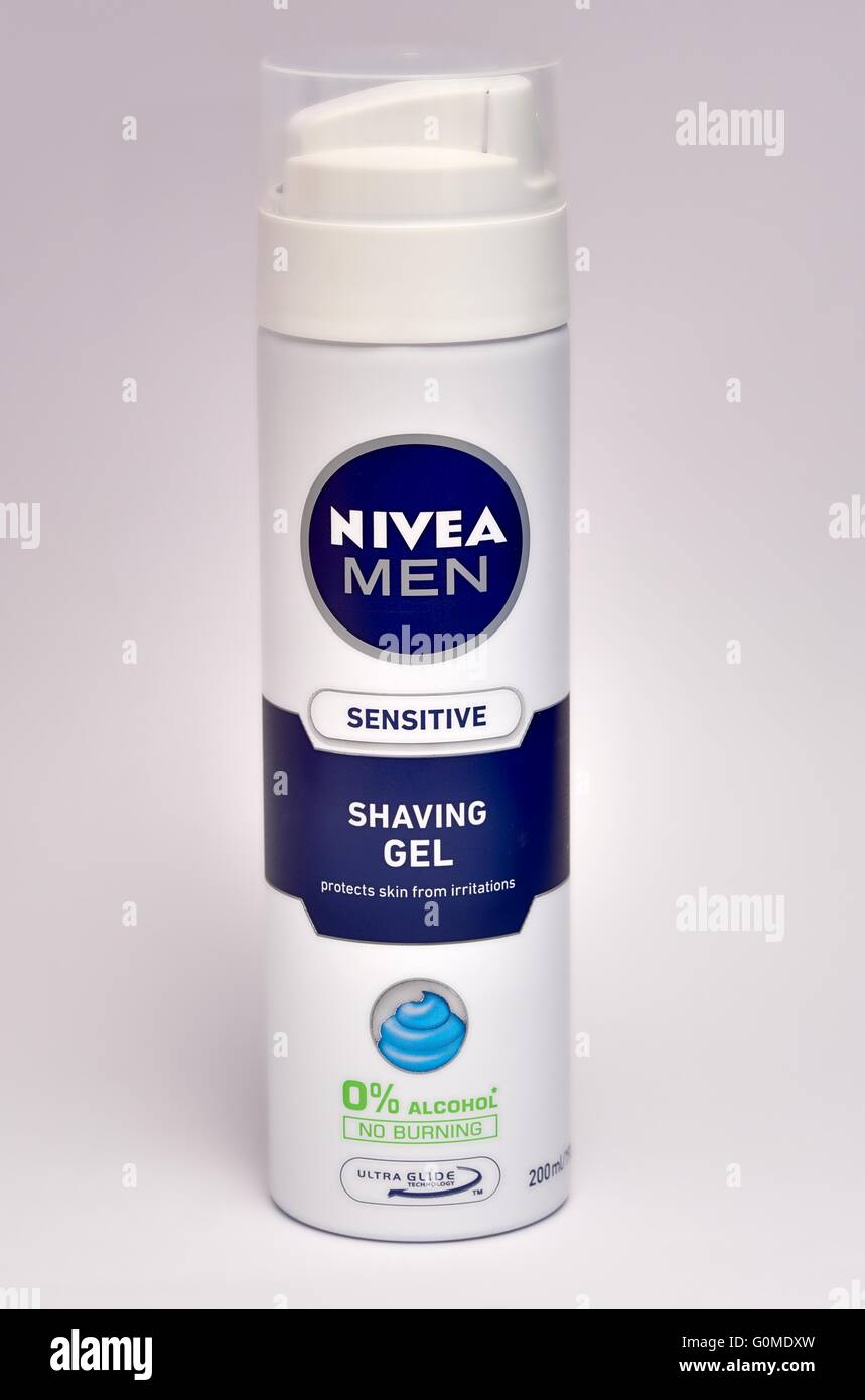 La lozione Nivea for Men sensibili gel di rasatura Foto Stock