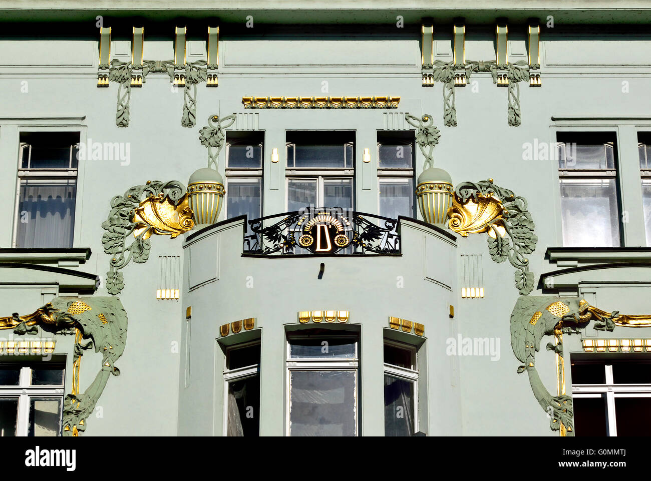 Praga, Repubblica Ceca. Facciata in art nouveau, di U Dorfleru edificio a n. 7 Na Prikope (street) Foto Stock