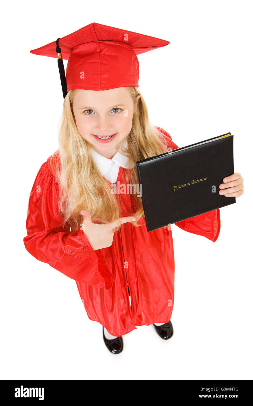 Serie con un elementare di età ragazza caucasica, vestito come un laureato, isolato su bianco. Foto Stock