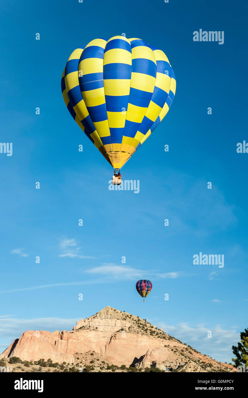 I palloni ad aria calda e piramide Rock, Red Rock Rally a palloncino, Gallup, Nuovo Messico USA Foto Stock
