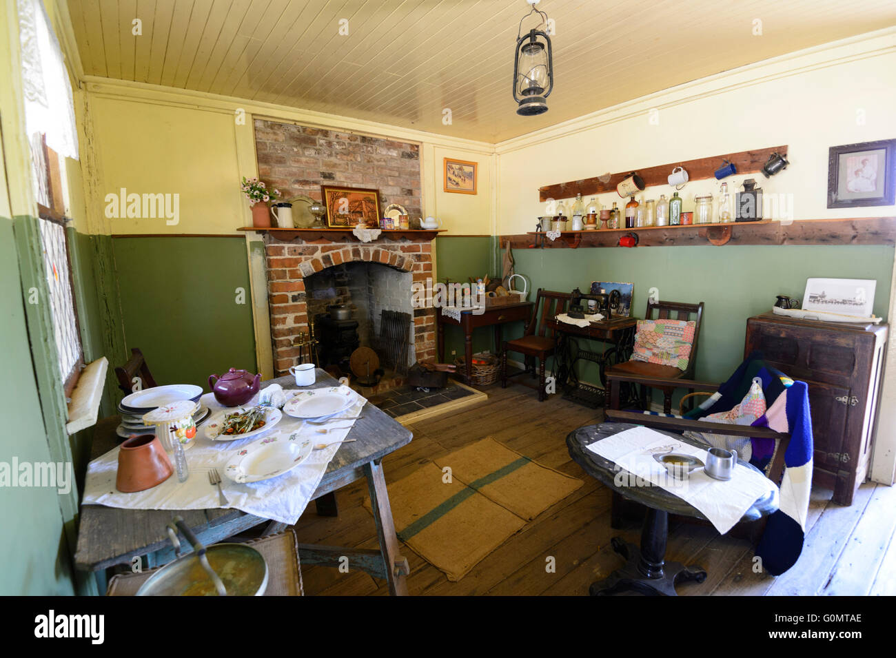 Salotto antico, Australiana Pioneer Village, Wilberforce, Nuovo Galles del Sud, Australia Foto Stock