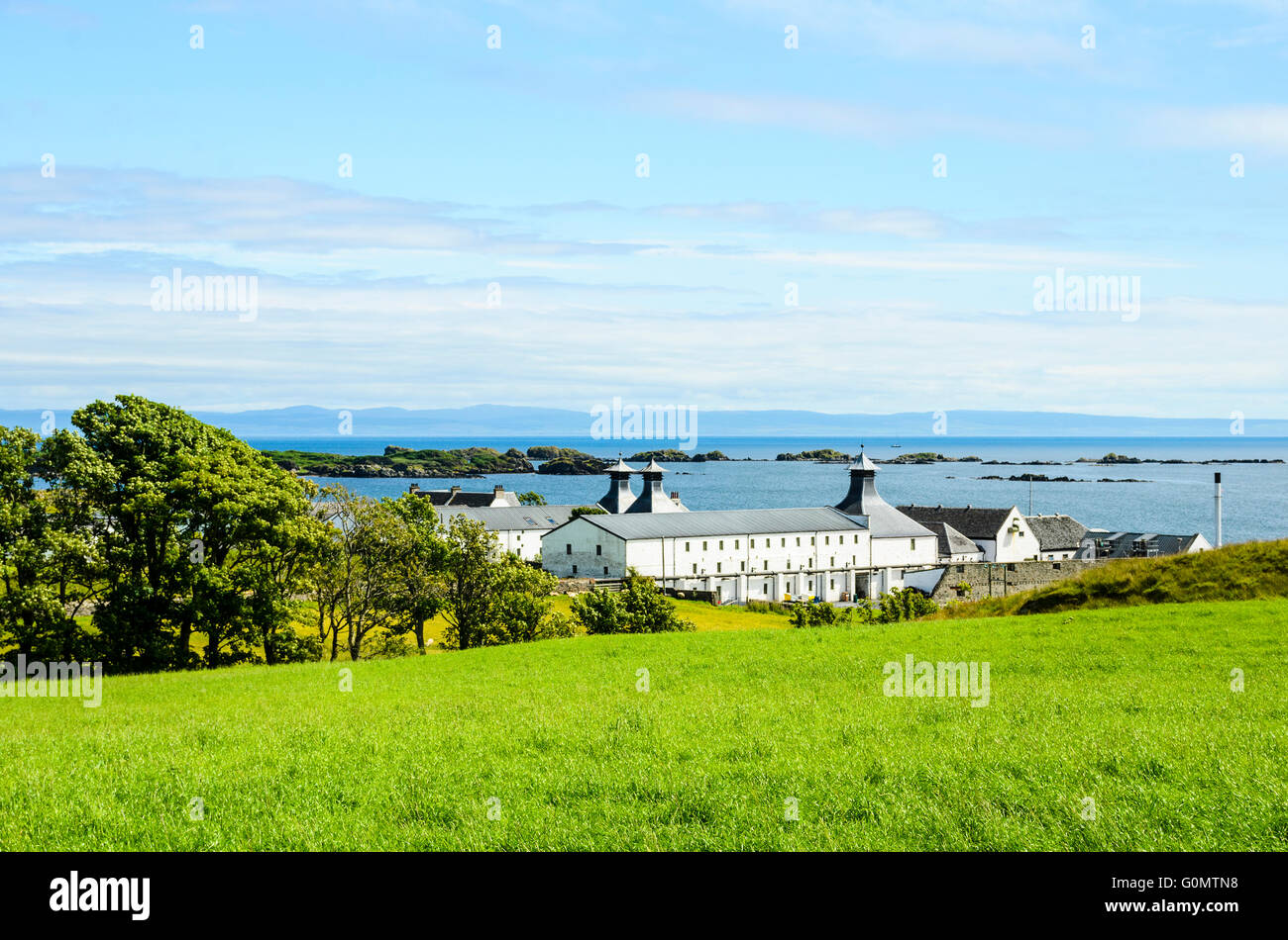 La distilleria Ardbeg sull'isola di Islay Scozia Scotland Foto Stock
