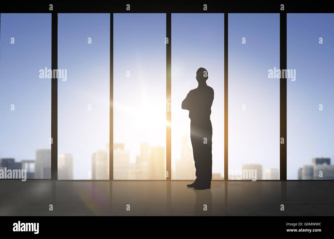Silhouette di business man su sfondo di office Foto Stock