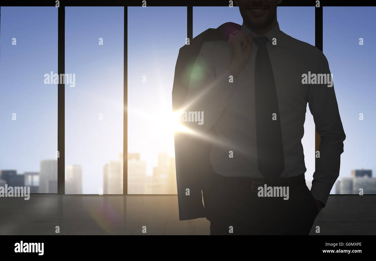 Silhouette di business man su sfondo di office Foto Stock