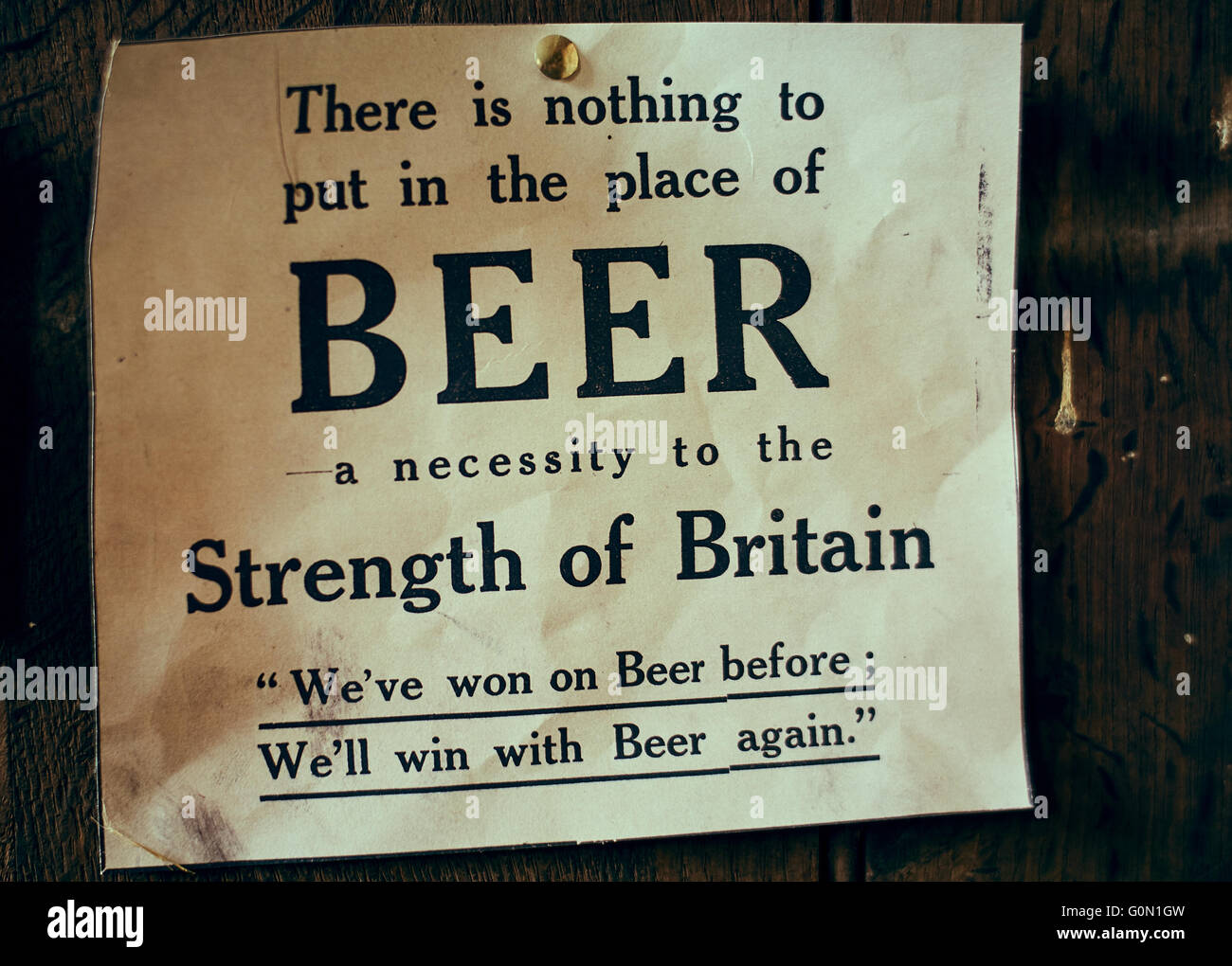 Vintage Beer Sign - propaganda del tempo della guerra Foto Stock