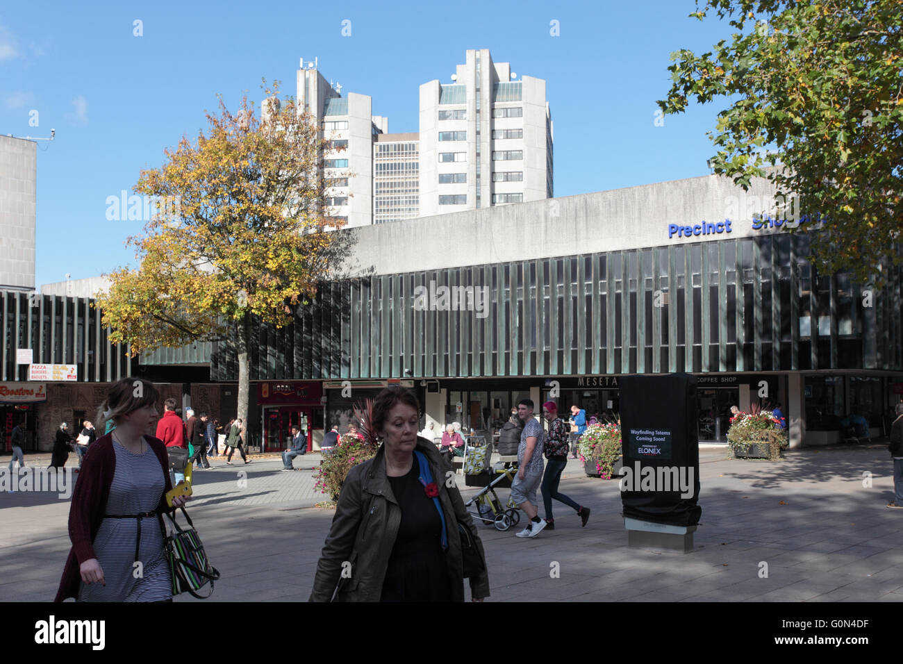 Anni sessanta Shopping Bull Yard, Coventry Foto Stock