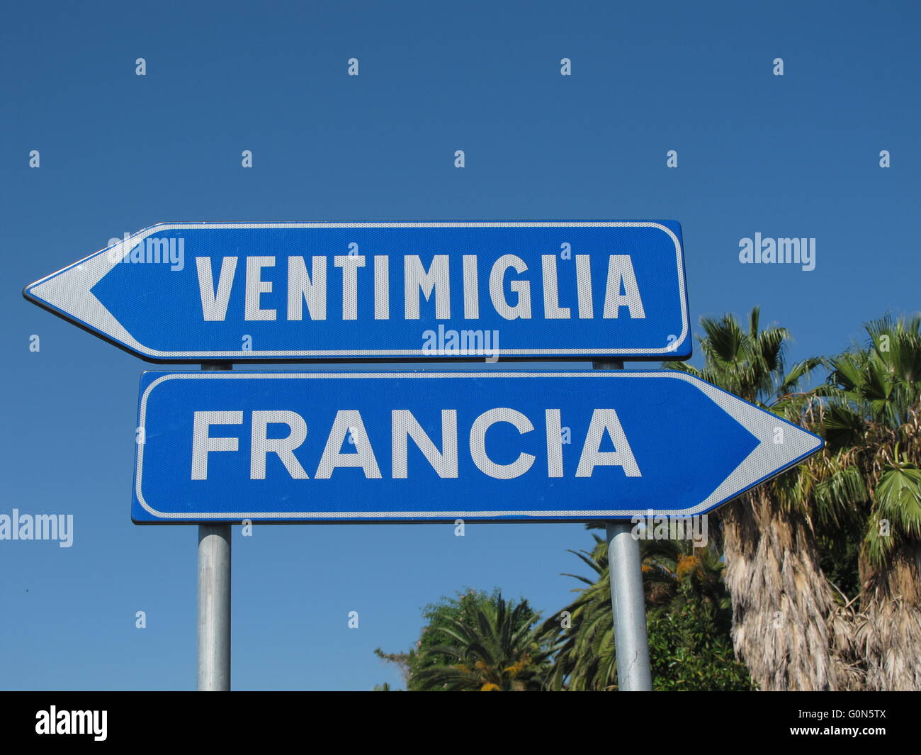 Francese - la frontiera italiana vicino a Ventimiglia Foto Stock
