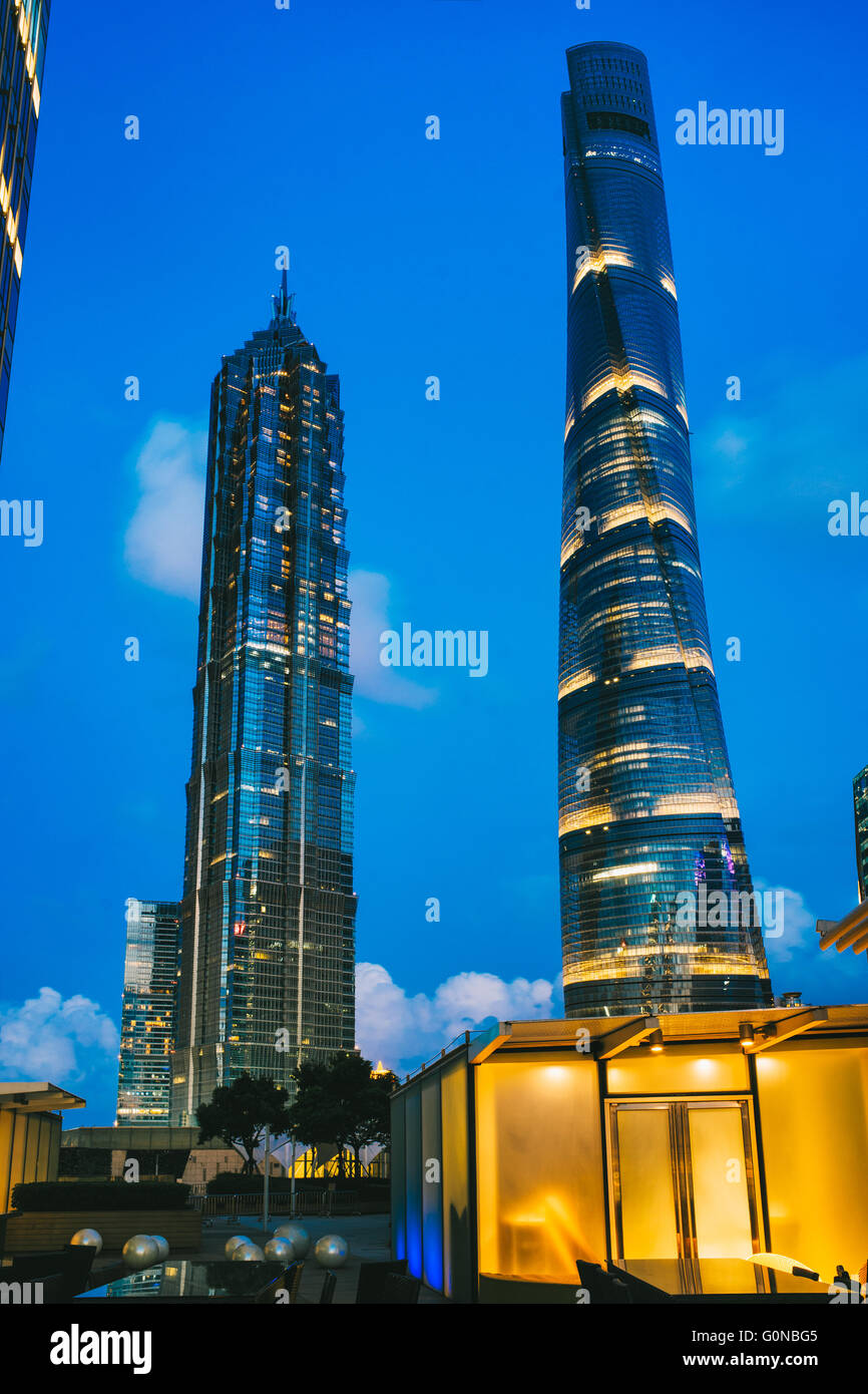 Torre di Jin Mao e Shanghai Tower come grattacieli di Shanghai. Foto Stock