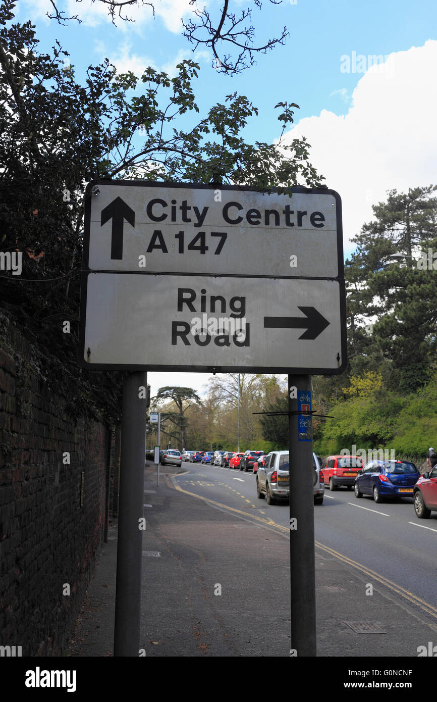 I cartelli stradali in Norwich 'city centre' 'Ring Road'. Foto Stock