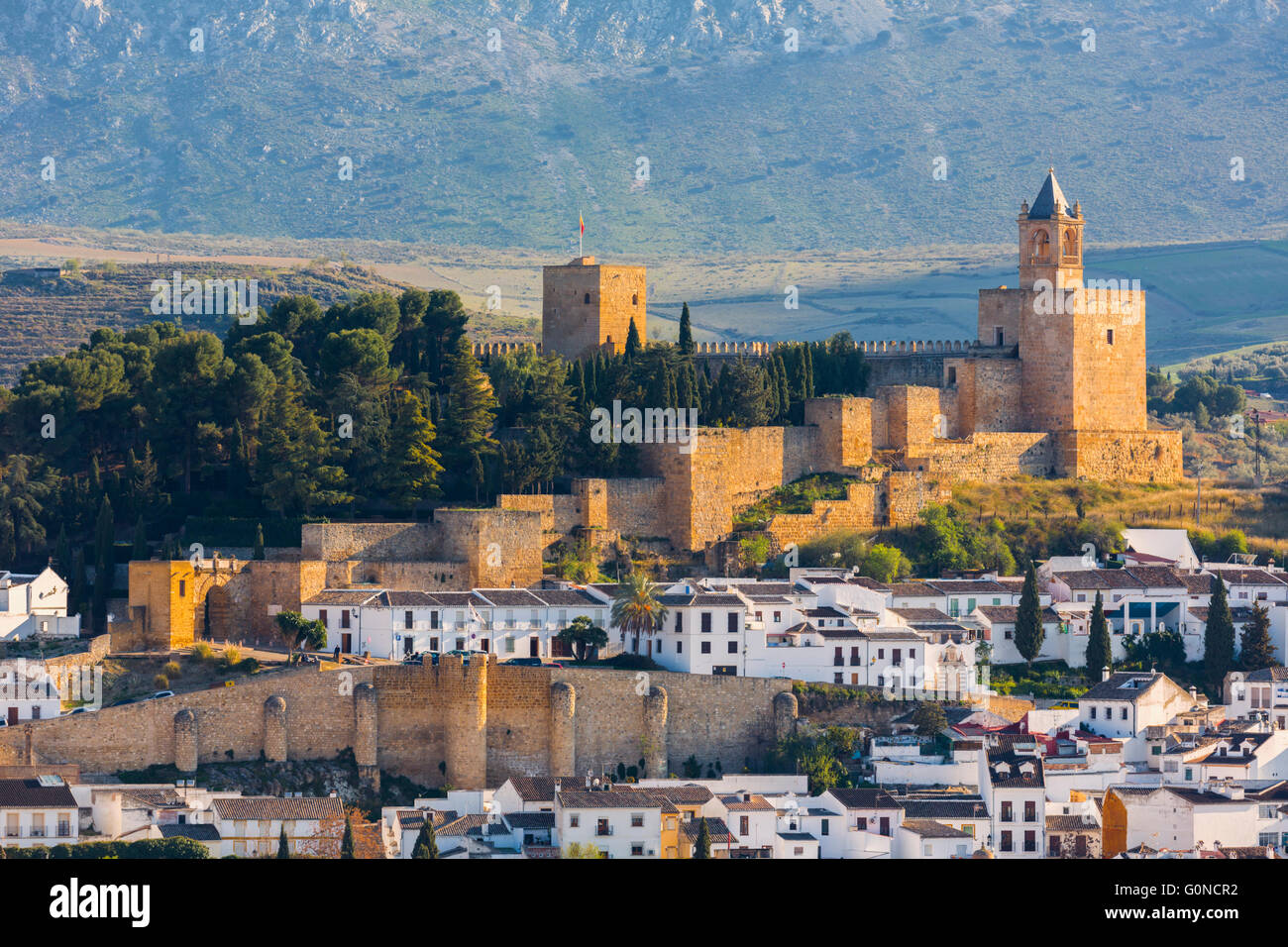 Antequera, provincia di Malaga, Andalusia, Spagna meridionale. Vista su tutta la città dalla Vera Cruz hill per La Alcazaba Foto Stock