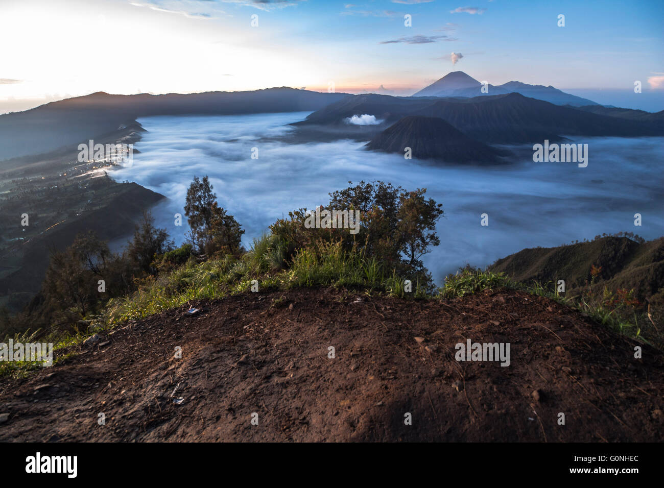 Vista sul Monte Bromo paesaggio di notte Foto Stock