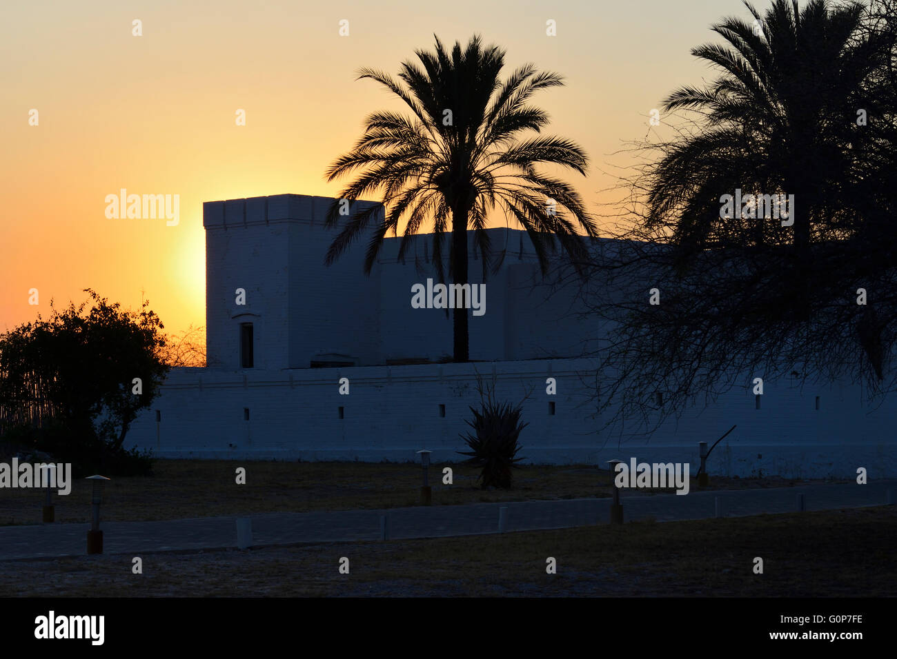 Tramonto al Namutoni Rest Camp in Etosha National Park, Namibia Foto Stock