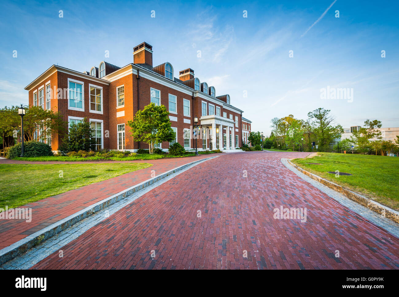 Passo carraio e Mason Hall, alla Johns Hopkins University, Baltimora, Maryland. Foto Stock