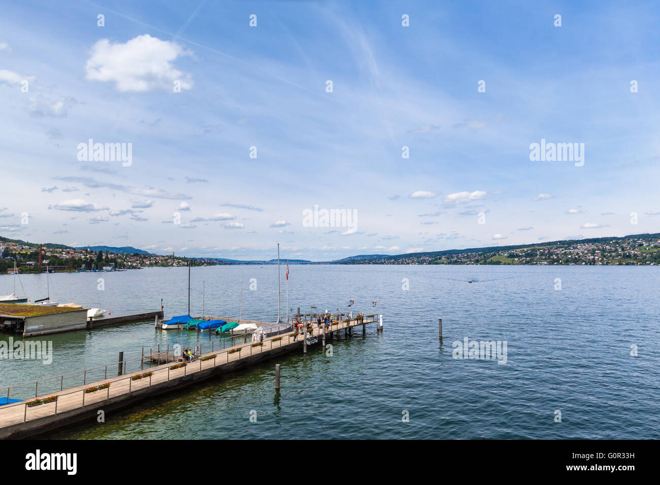 Vista panoramica del lago di Zurigo al molo di Horgen, Caonton di Zurigo, Svizzera. Foto Stock