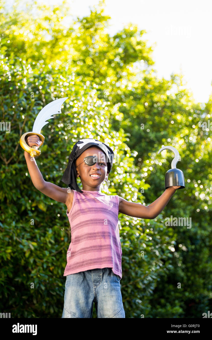 Ragazzo è di vestirsi come un pirata Foto Stock
