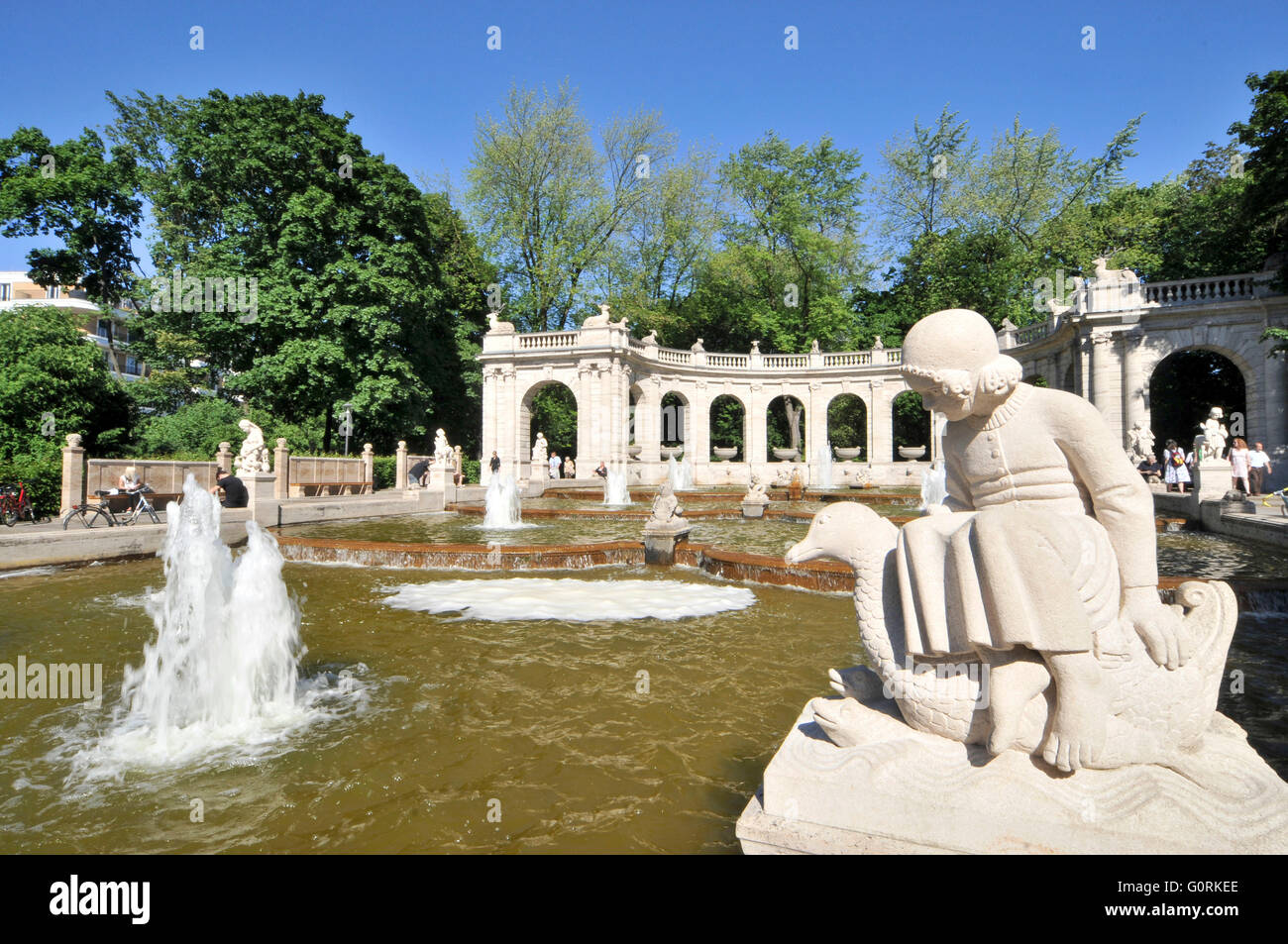 Marchenbrunnen, personaggi delle fiabe, Volkspark Friedrichshain, Friedrichshain di Berlino, Germania / M?rchenbrunnen, Fontana delle Fiabe Foto Stock