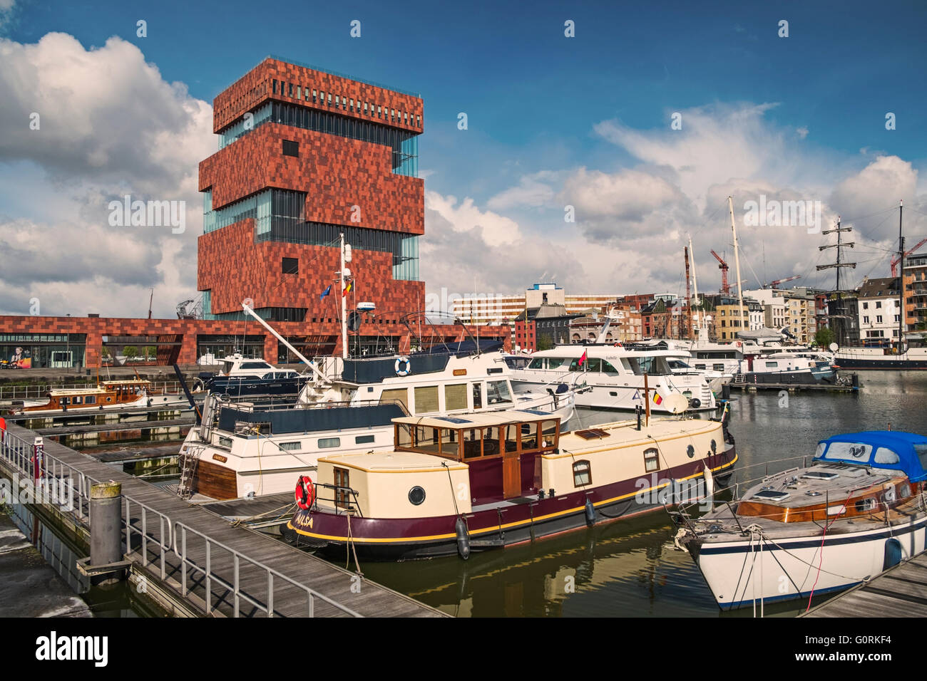 MAS Museum aan de Stroom. Trimestre Eilandje Anversa in Belgio Foto Stock