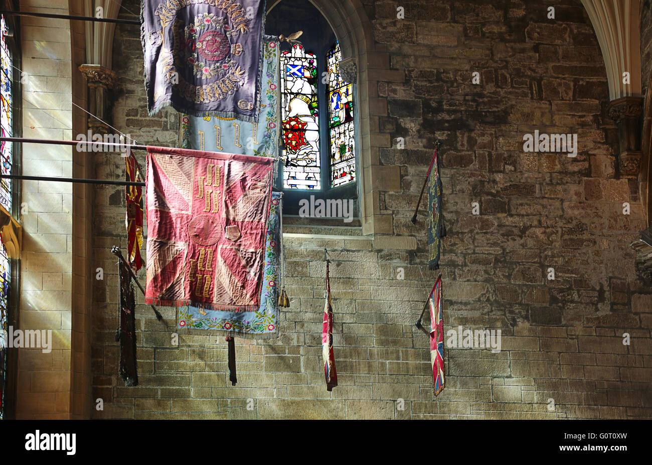 I colori del reggimento presso la Cattedrale di St Giles.Edimburgo.la Scozia. Foto Stock