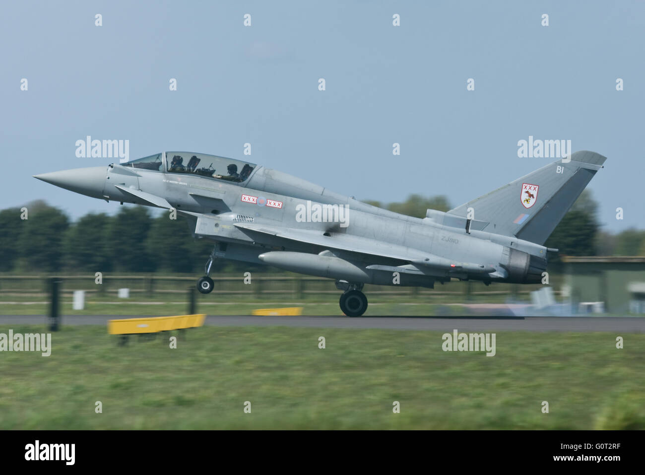 RAF Eurofighter Typhoon in atterraggio a Coningsby Foto Stock