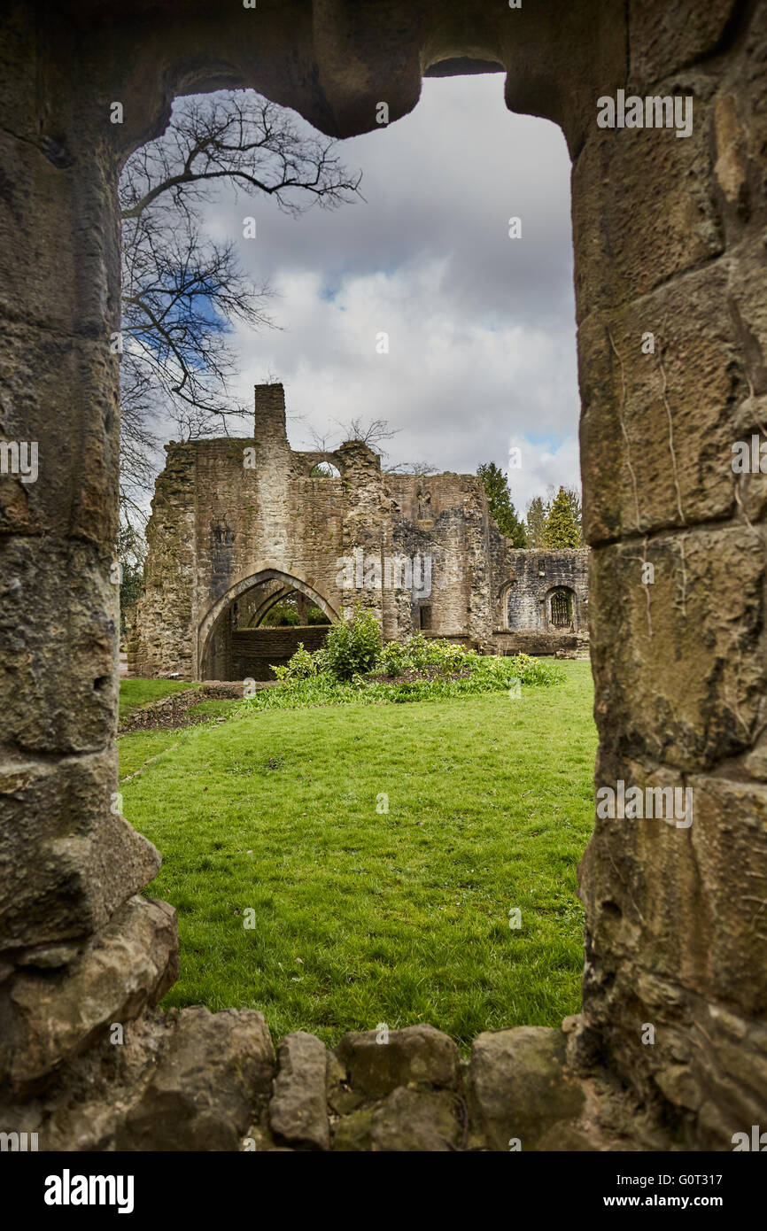 Whalley un grande villaggio in Ribble Valley sulle rive del fiume Calder nel Lancashire. Il villaggio ha le rovine di Whalley un Foto Stock