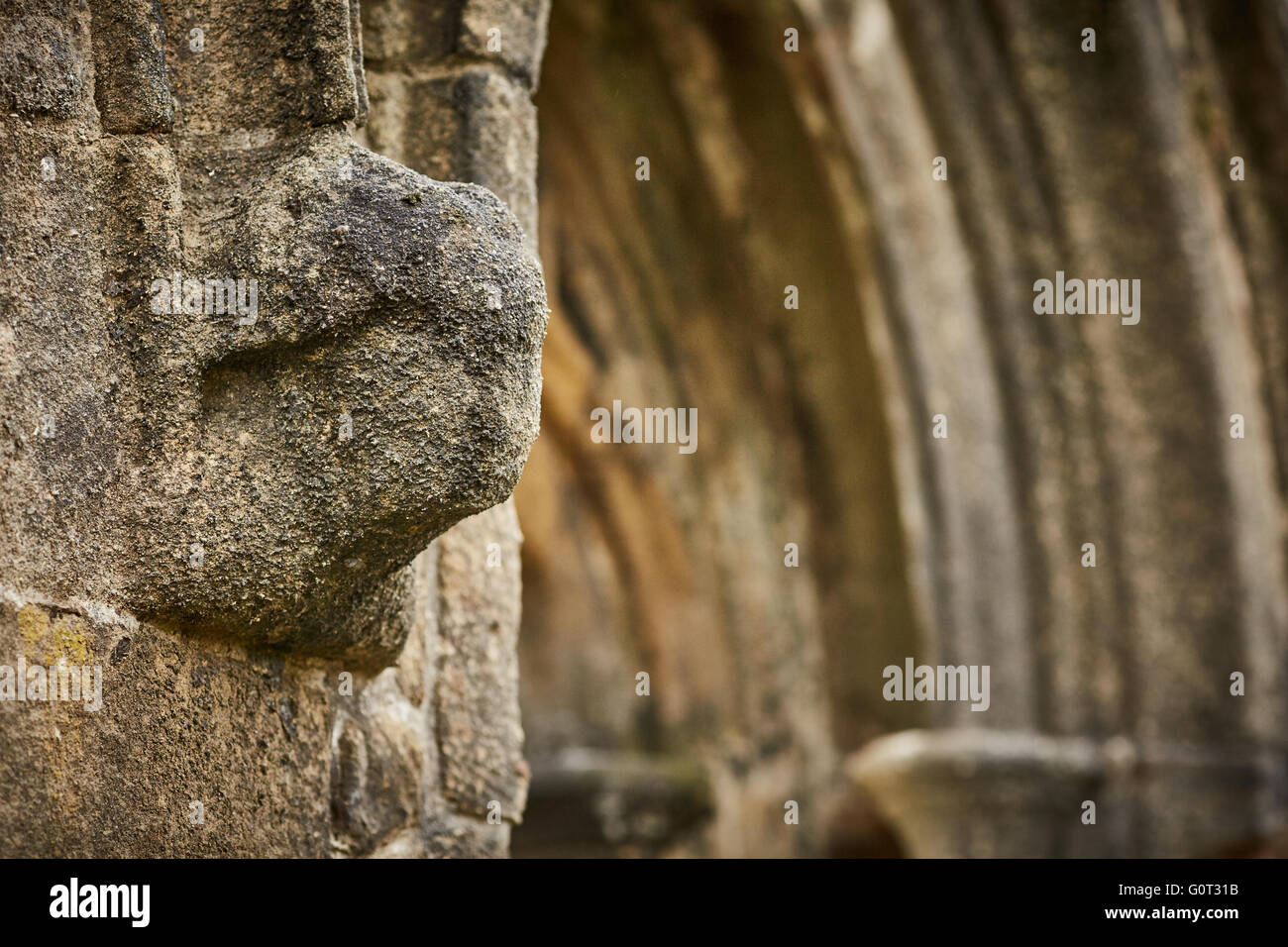 Whalley un grande villaggio in Ribble Valley sulle rive del fiume Calder nel Lancashire. Il villaggio ha le rovine di Whalley un Foto Stock