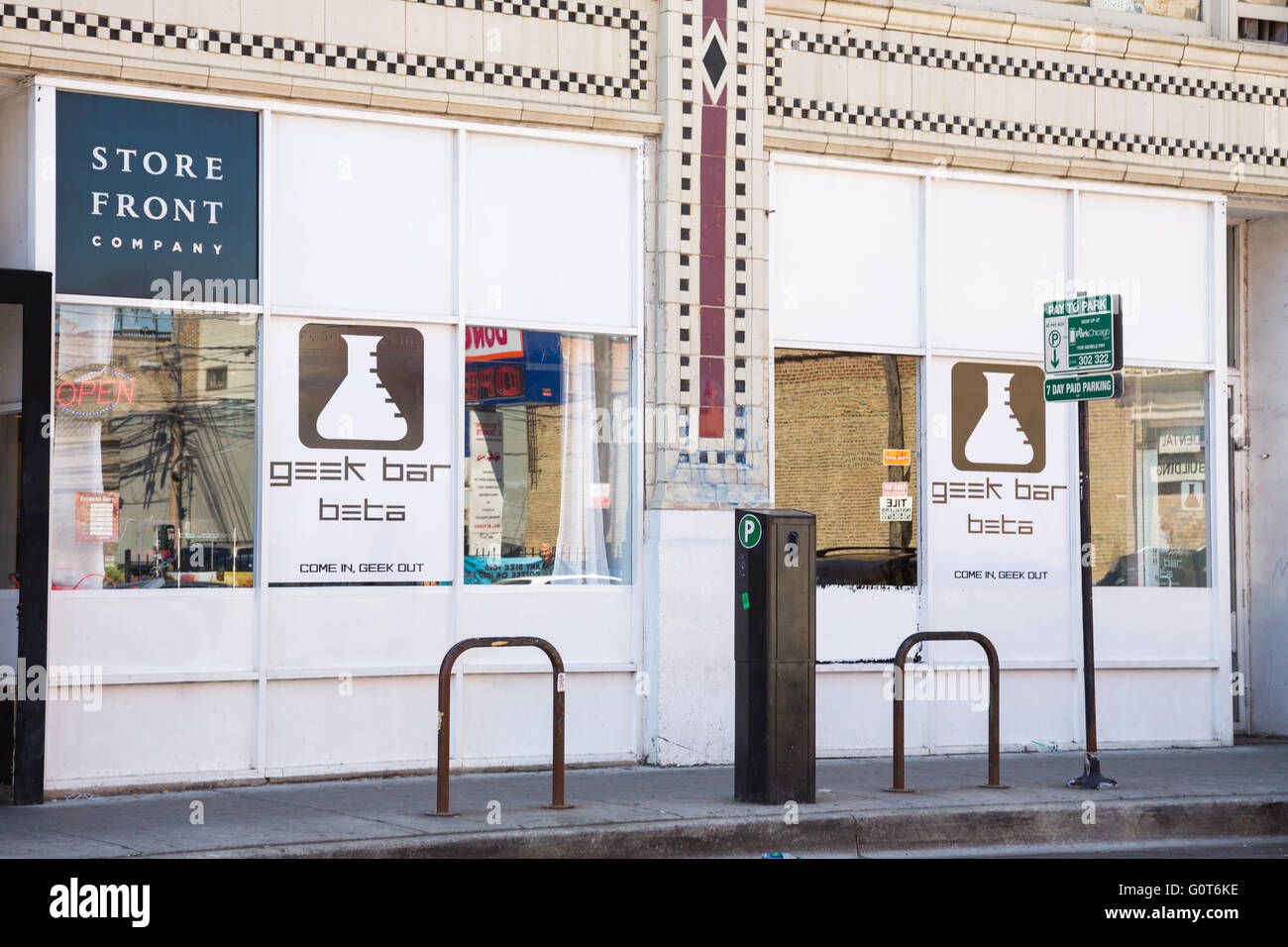 Negozio di fronte azienda boutique e bar Geek nel quartiere alla moda di Wicker Park quartiere del West Town comunità a Chicago, Illinois, Stati Uniti d'America Foto Stock