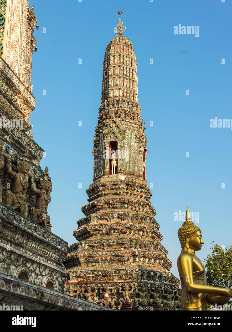 Wat Arun " il tempio dell'alba' è un tempio buddista (WAT) in Bangkok Yai distretto di Bangkok, Tailandia in Thonburi west Foto Stock