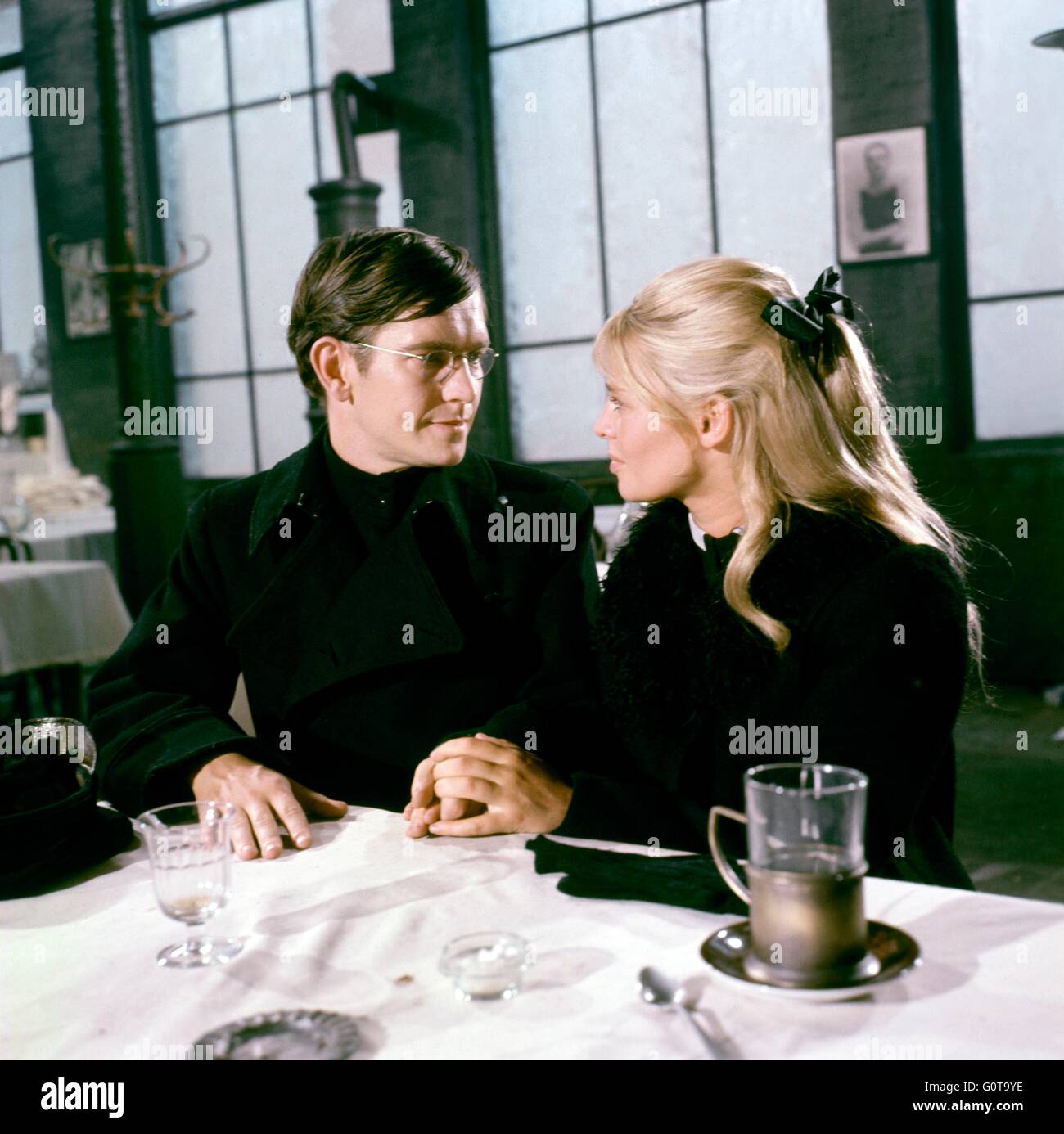 Tom Courtenay e Julie Christie / Dottor Zhivago / 1965 diretto da David Lean [Carlo Ponti Produzione / Metro-Goldwyn-Mayer] Foto Stock
