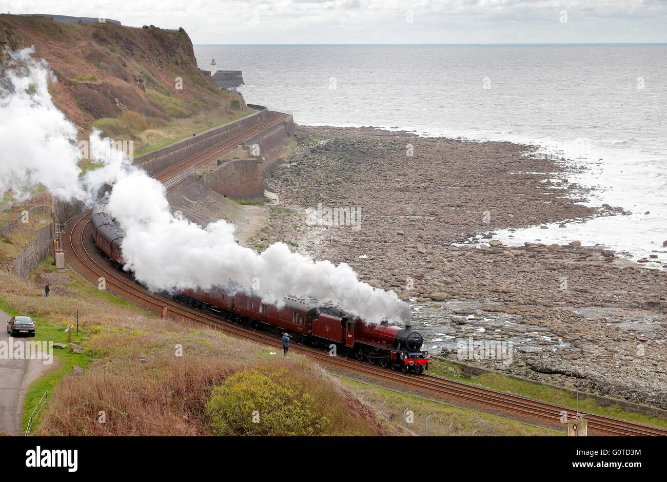 Treno a vapore LMS Giubileo 45699 Classe Galatea. Tanyard Bay, Parton, Whitehaven, Cumbria, England, Regno Unito, Europa. Foto Stock