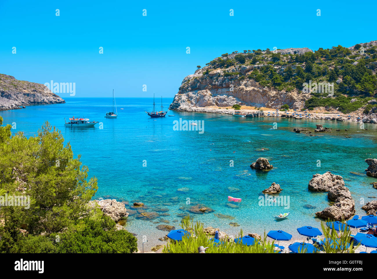 Vista di Ladiko Anthony Quinn Bay. Rhodes, isole Dodecanesi, Grecia, Europa Foto Stock